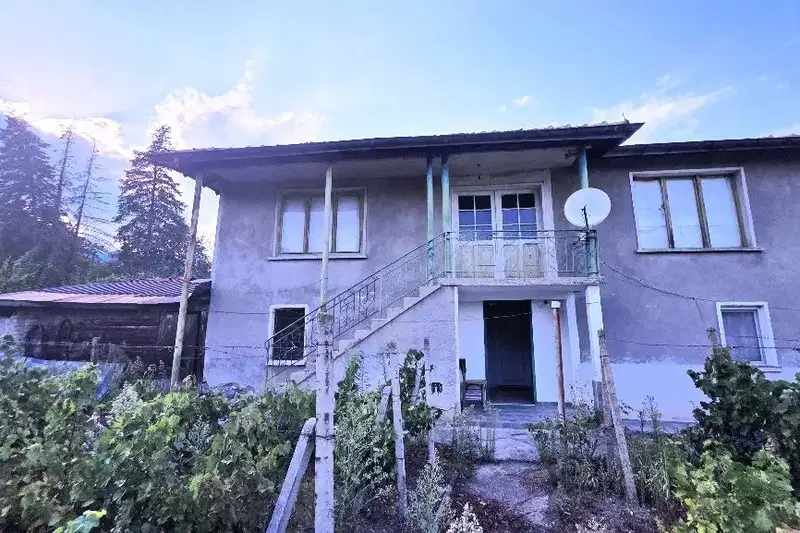 Two-storey house with 4 rooms in Dolnoslav village, Plovdiv region