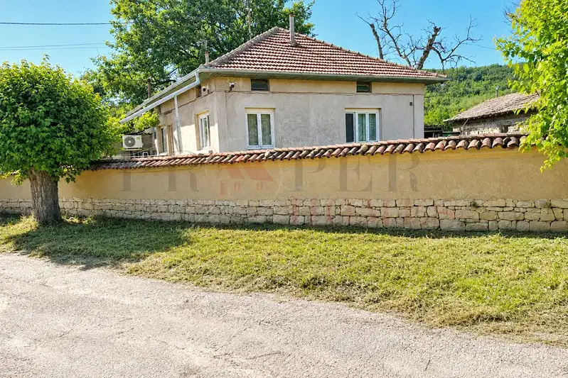 Къща във Велико Търново, с. Драганово