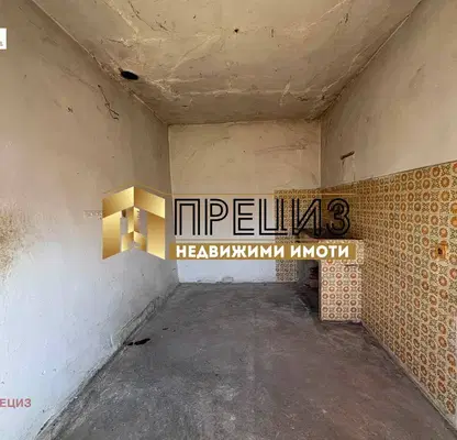 Photo 4 — Two-storey house with yard in Dragoevo village, Shumen region