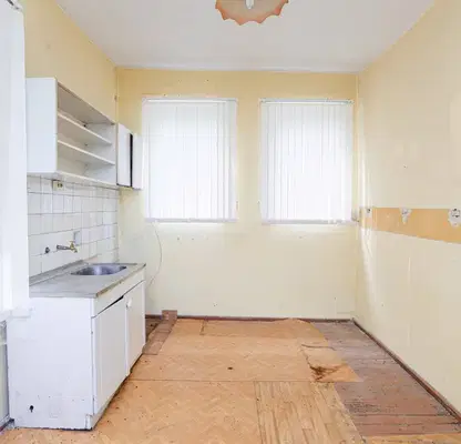Снимка 4 — Къща с 4 стаи в с. Драговищица, област Кюстендил с двор