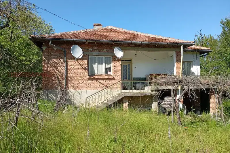 House with 2 bedrooms in Dubravino village, Varna region with yard