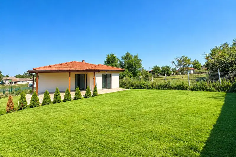 House in Dobrich, Ezerec
