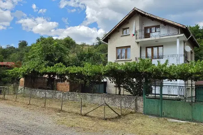 Two-storey house with 3 bedrooms in Golema Rakovitsa village, Sofia region