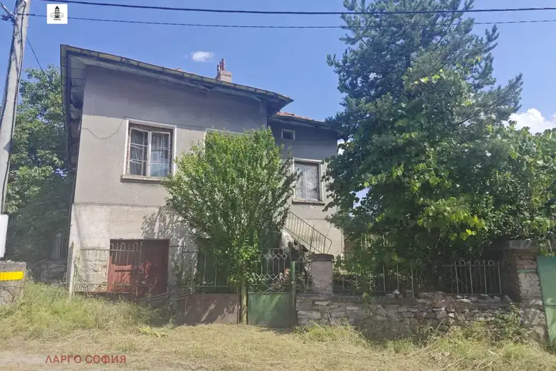 House in област София, Golema Rakovica