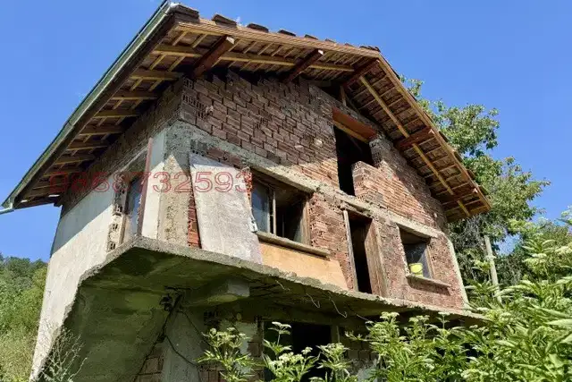 House with 3 dka yard and view of Sopot reservoir in Goljama Zhelyazna village