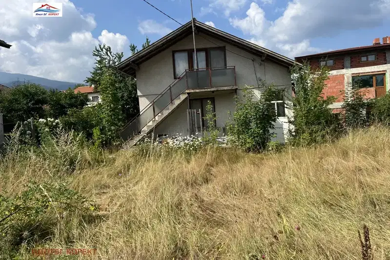 House in област София, Govedarci