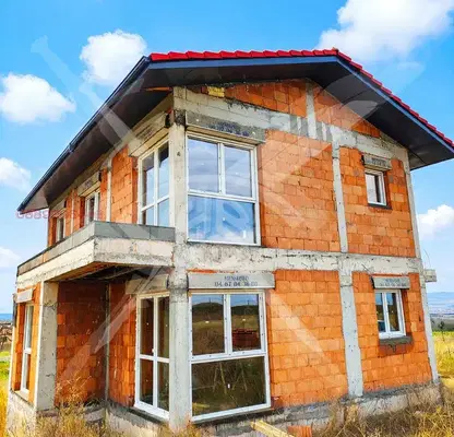 Снимка 2 — Просторна 4-стаен къща с голям двор в с. Хераково
