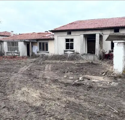 Photo 2 — House with 2 buildings and garage in Hristiyanovo village, Stara Zagora region