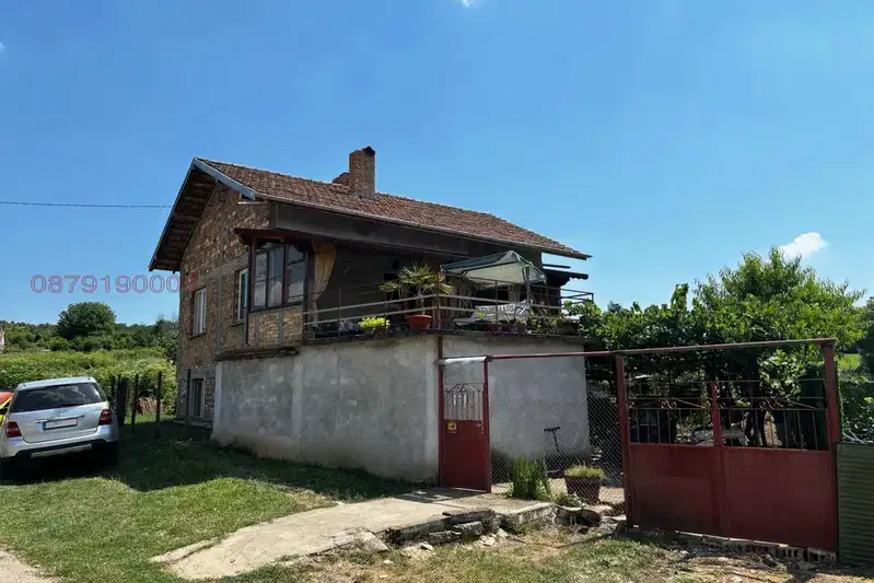 Two-storey house with large yard in Kamen village, Veliko Tarnovo region