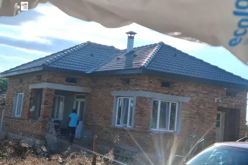 House in Oblast Dobrich, Kamen