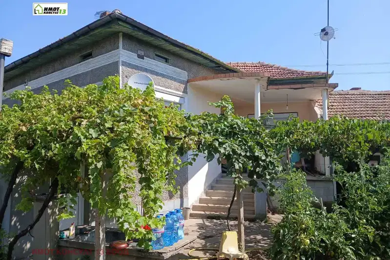 House in Oblast Pleven, Krushovica