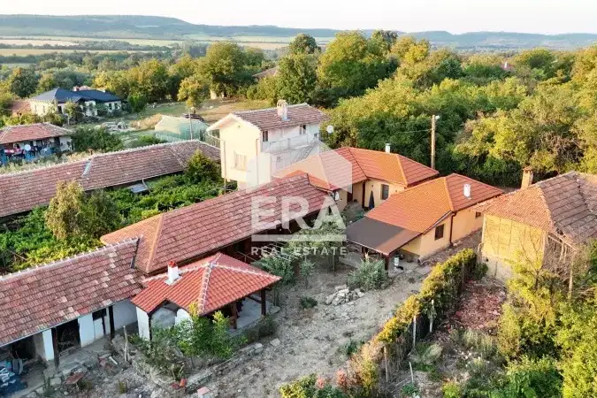 Къща във Велико Търново, с. Къпиново