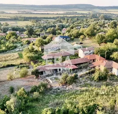 Снимка 2 — Къща във Велико Търново, с. Къпиново