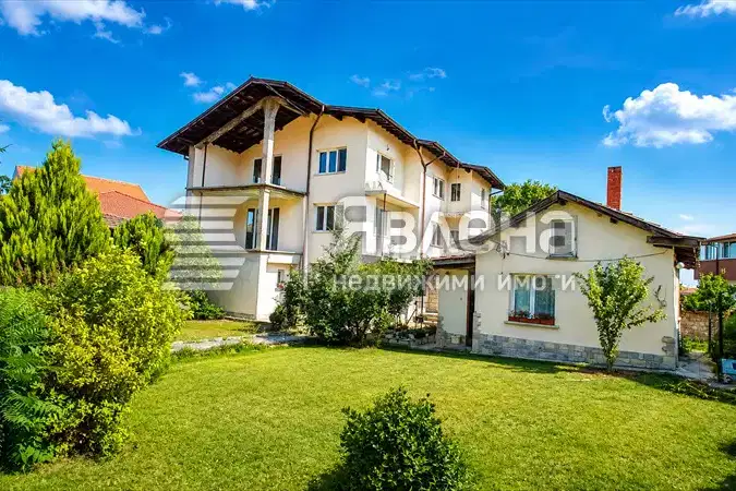 House in Lozen