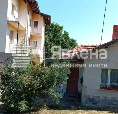 Photo 3 — House in Lozen