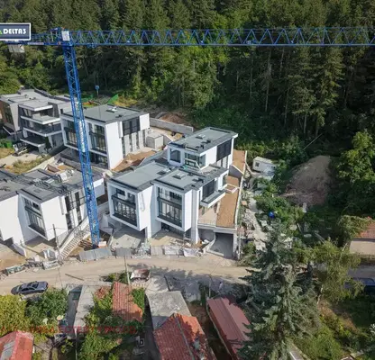 Снимка 2 — Просторна къща с 3 спални в с. Лозен, близо до София