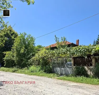 Photo 2 — House in Lozen
