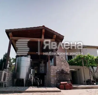 Снимка 3 — Къща с 2 стаи и винарна в с. Лозеница, обл. Благоевград