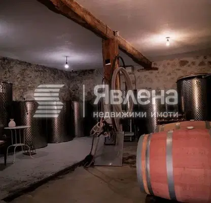 Снимка 5 — Къща с 2 стаи и винарна в с. Лозеница, обл. Благоевград