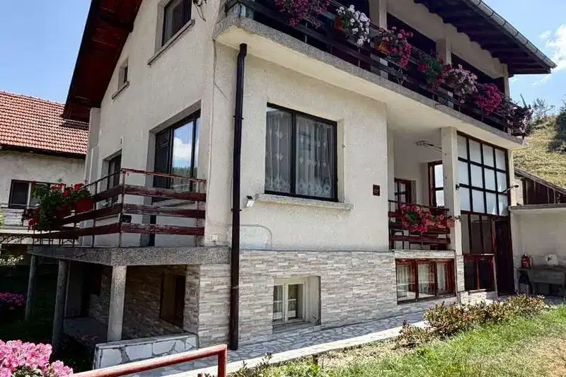 House in област София, Madjare