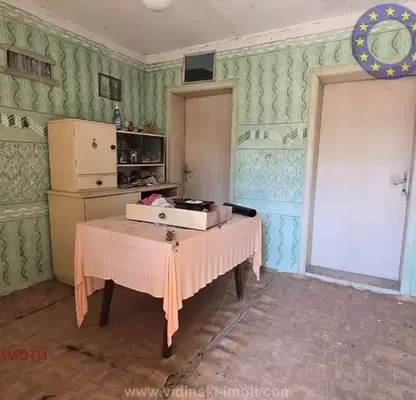 Снимка 4 — Къща с 6 стаи и двор в с. Майор Узуново, област Видин