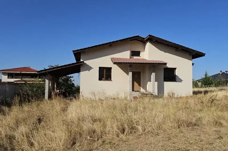 Single-family house with 3 bedrooms in Markovo village, large veranda