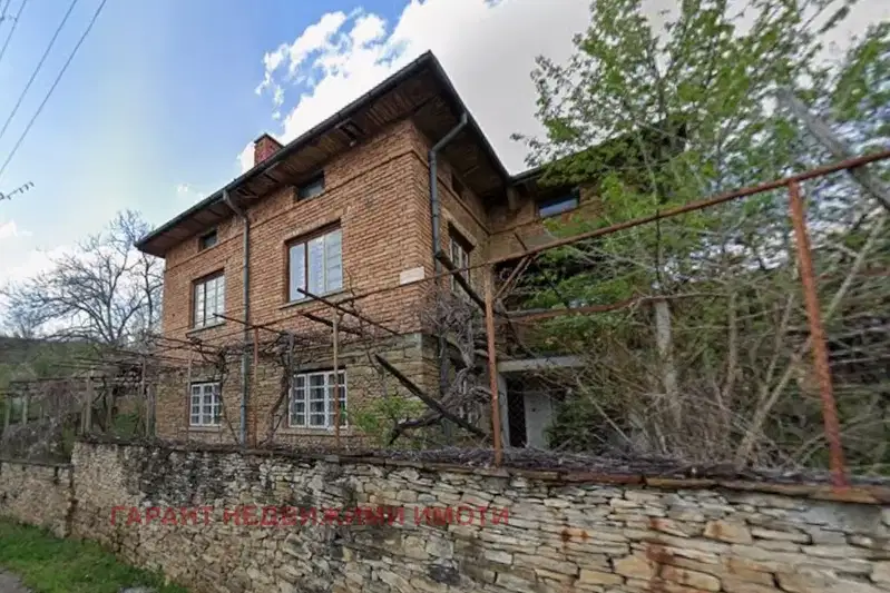Къща в Габрово, с. Междени