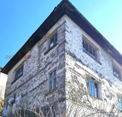 Снимка 2 — Каменна къща с 3 нива в с. Момчиловци, област Смолян