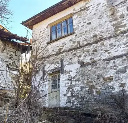 Снимка 3 — Каменна къща с 3 нива в с. Момчиловци, област Смолян