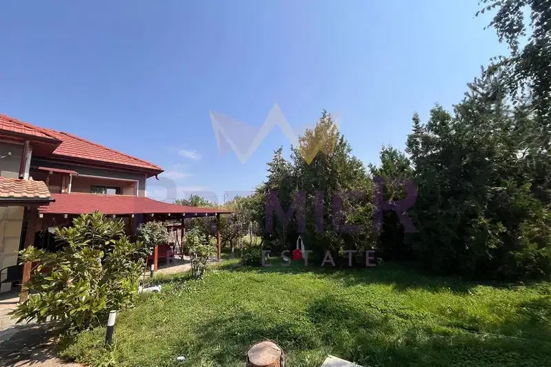 Двуетажна къща с 3 спални в с. Момино село, област Пловдив