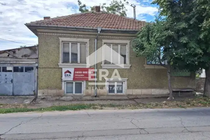 Two-storey house with 4 bedrooms in Nikolovo village, Ruse with large yard