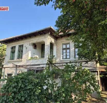 Снимка 2 — Къща във Велико Търново, с. Никюп