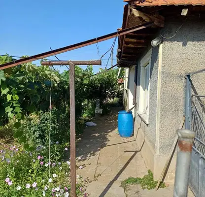 Снимка 5 — Едноетажна къща с 4 стаи в с. Нова Черна, обл. Силистра