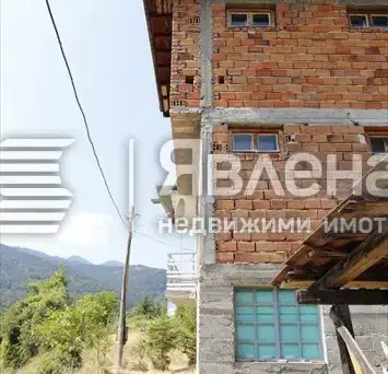 Снимка 3 — Триетажна къща с двор в с. Орехово, област Смолян