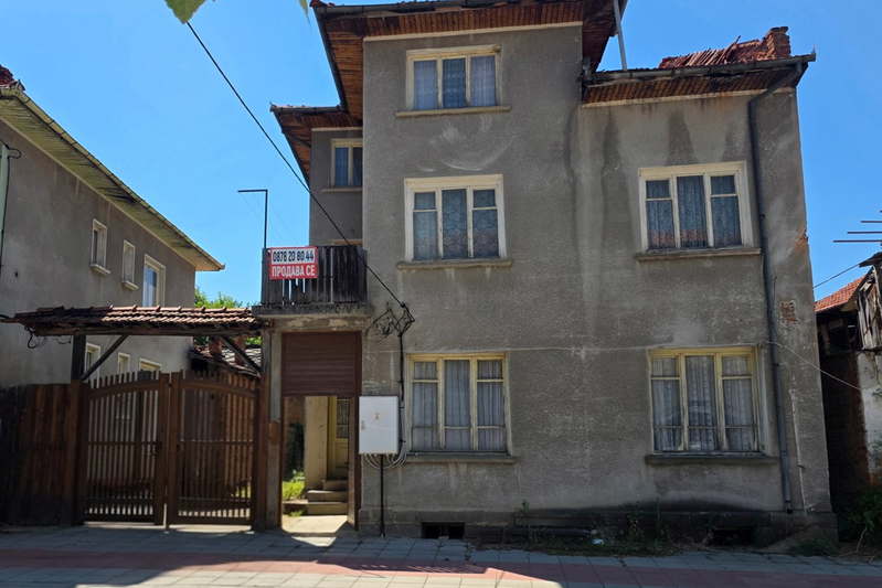 House in Oblast Lovech, Oreshak