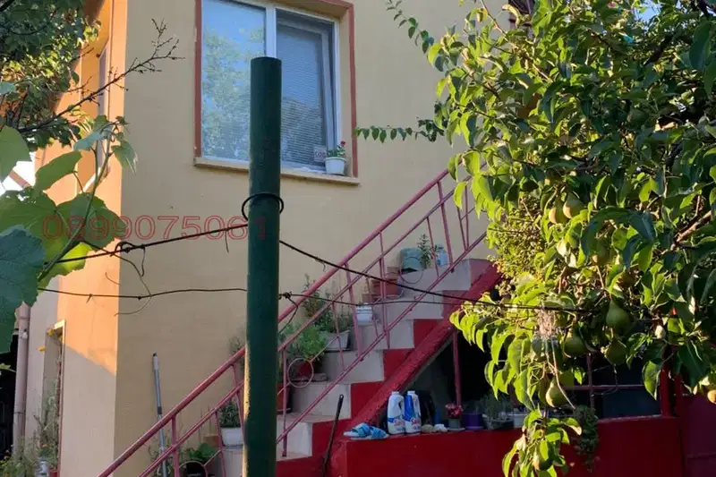 Къща във Варна, с. Орешак