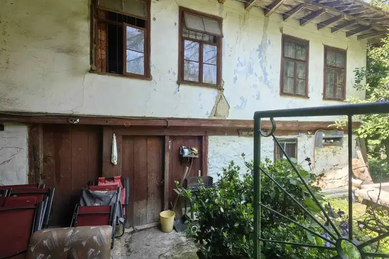 House with 4 rooms and yard in Plakovo village, Veliko Tarnovo region