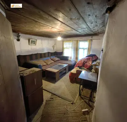 Photo 4 — House with 4 rooms and yard in Plakovo village, Veliko Tarnovo region