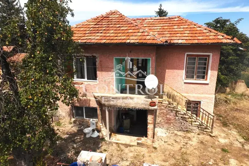 House in Oblast Veliko Tyrnovo, Polikraishte
