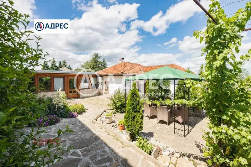 House in Varna, Priselci