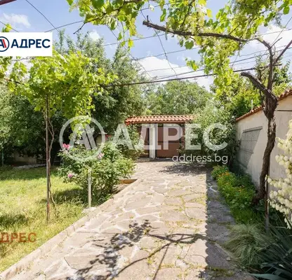 Photo 2 — House in Varna, Priselci