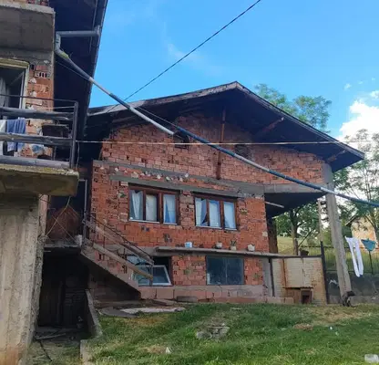 Снимка 3 — Две масивни къщи с парцел в с. Ракиловци, обл. Перник