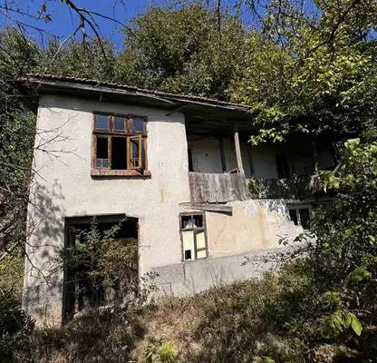 Снимка 4 — Двуетажна къща с двор в с. Ралево, област Плевен