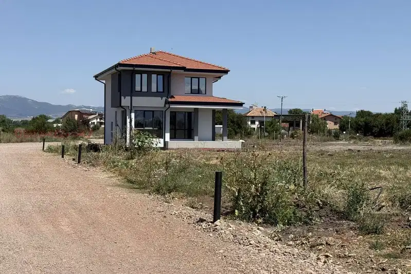 Къща в София, с. Равно поле