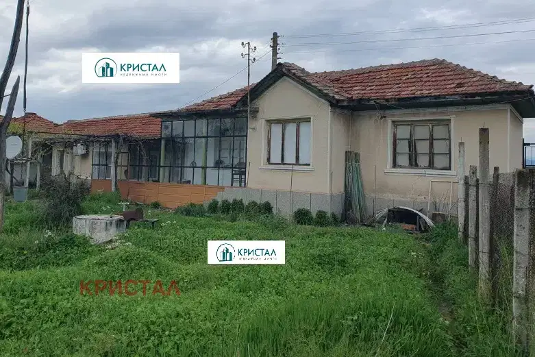Къща 2-стаен в с. Ръжево с голям двор в област Пловдив