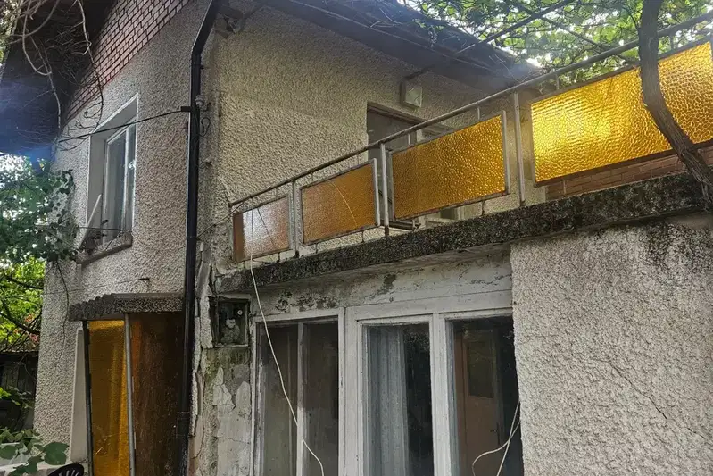 Еднофамилна къща с 2 стаи в с. Столник, област София