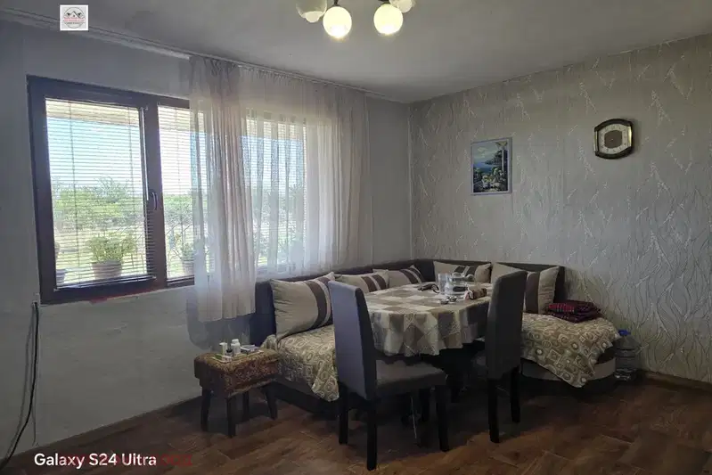 Two-storey house with large yard in the village of Strelets, Stara Zagora region
