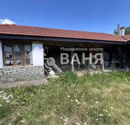 Снимка 4 — Къща с 2 етажа и двор в с. Свежен, област Пловдив