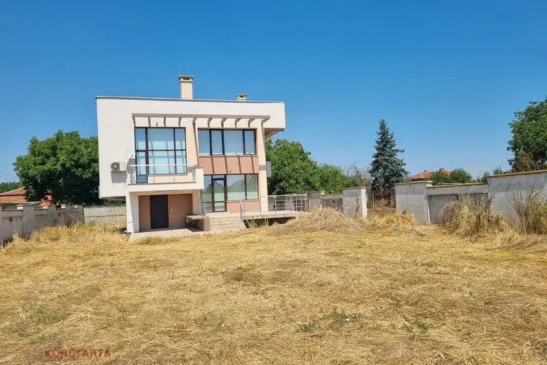 Двуетажна къща с 3 спални в с. Сърнево, област Стара Загора