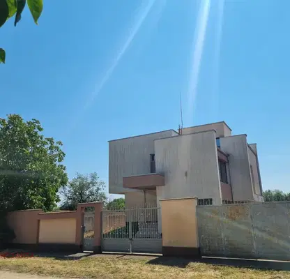 Снимка 3 — Двуетажна къща с 3 спални в с. Сърнево, област Стара Загора